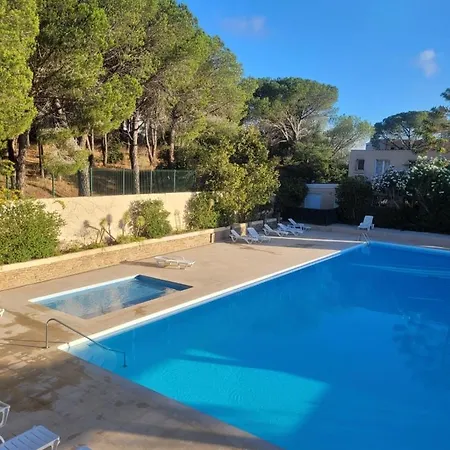 Apartamento Avec Superbe Terrasse Pour 4 Personnes Le Lavandou